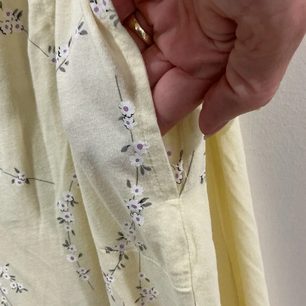Women's Aria Yellow Floral Pajama Set Capri Pants Sz Large Soft Jersey Cottage